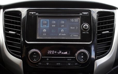 Mitsubishi L200 IV рестайлинг, 2015 год, 1 799 000 рублей, 8 фотография