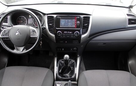Mitsubishi L200 IV рестайлинг, 2015 год, 1 799 000 рублей, 7 фотография