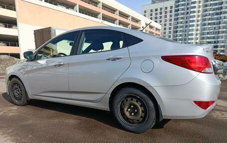 Hyundai Solaris II рестайлинг, 2016 год, 850 000 рублей, 3 фотография