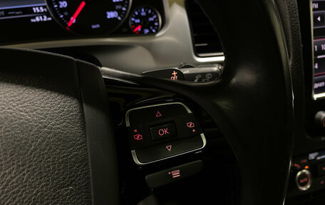 Volkswagen Touareg III, 2012 год, 2 015 000 рублей, 18 фотография