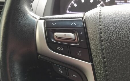 Toyota Land Cruiser Prado 150 рестайлинг 2, 2020 год, 6 948 000 рублей, 10 фотография