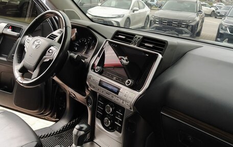 Toyota Land Cruiser Prado 150 рестайлинг 2, 2020 год, 6 948 000 рублей, 21 фотография