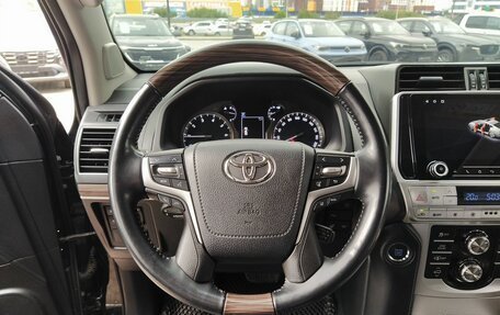 Toyota Land Cruiser Prado 150 рестайлинг 2, 2020 год, 6 948 000 рублей, 26 фотография