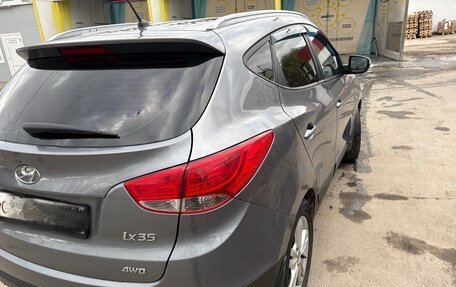 Hyundai ix35 I рестайлинг, 2012 год, 1 000 000 рублей, 11 фотография