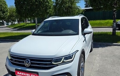 Volkswagen Tiguan II, 2021 год, 4 350 000 рублей, 1 фотография