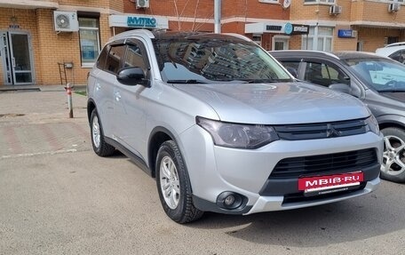 Mitsubishi Outlander III рестайлинг 3, 2014 год, 1 250 000 рублей, 2 фотография