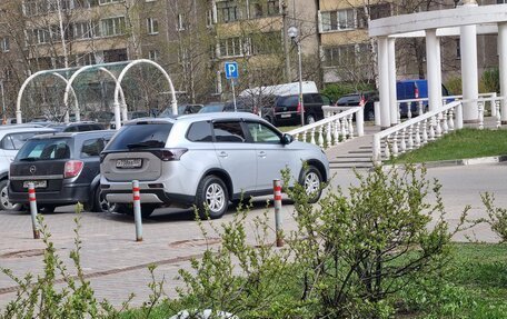 Mitsubishi Outlander III рестайлинг 3, 2014 год, 1 250 000 рублей, 6 фотография