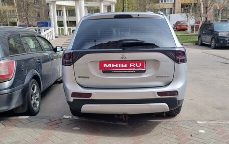 Mitsubishi Outlander III рестайлинг 3, 2014 год, 1 250 000 рублей, 4 фотография