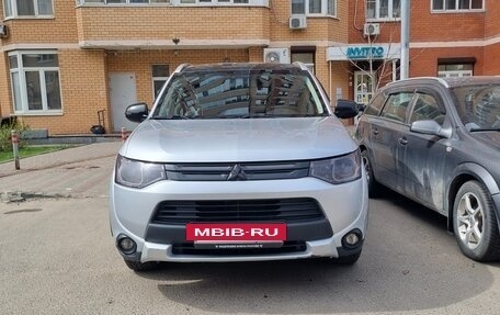 Mitsubishi Outlander III рестайлинг 3, 2014 год, 1 250 000 рублей, 7 фотография