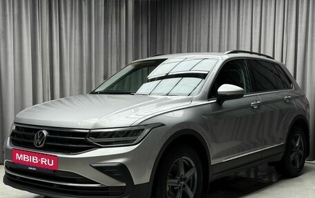 Volkswagen Tiguan II, 2021 год, 2 579 000 рублей, 3 фотография