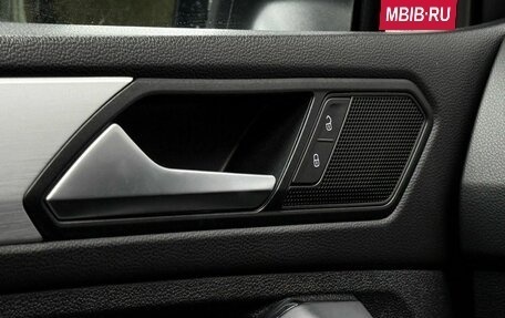 Volkswagen Tiguan II, 2021 год, 2 579 000 рублей, 26 фотография