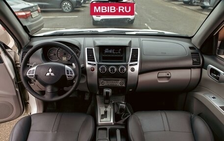 Mitsubishi Pajero Sport II рестайлинг, 2013 год, 1 545 000 рублей, 16 фотография