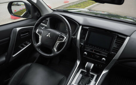 Mitsubishi Pajero Sport III рестайлинг, 2021 год, 3 849 000 рублей, 11 фотография