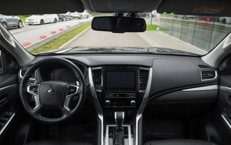 Mitsubishi Pajero Sport III рестайлинг, 2021 год, 3 849 000 рублей, 12 фотография