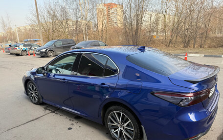 Toyota Camry, 2021 год, 3 200 000 рублей, 6 фотография