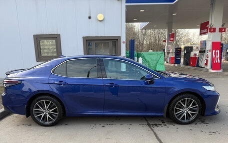 Toyota Camry, 2021 год, 3 200 000 рублей, 4 фотография