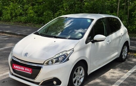 Peugeot 208 II, 2019 год, 980 000 рублей, 2 фотография