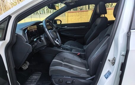 Volkswagen Golf VIII, 2021 год, 2 040 000 рублей, 17 фотография
