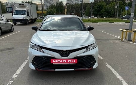 Toyota Camry, 2020 год, 3 200 000 рублей, 2 фотография