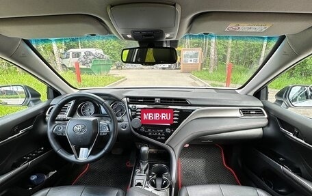 Toyota Camry, 2020 год, 3 200 000 рублей, 10 фотография