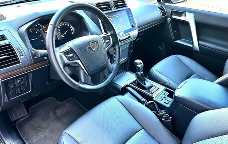 Toyota Land Cruiser Prado 150 рестайлинг 2, 2021 год, 5 600 000 рублей, 9 фотография