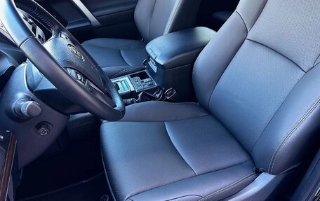 Toyota Land Cruiser Prado 150 рестайлинг 2, 2021 год, 5 600 000 рублей, 10 фотография