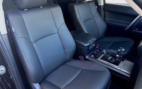 Toyota Land Cruiser Prado 150 рестайлинг 2, 2021 год, 5 600 000 рублей, 17 фотография