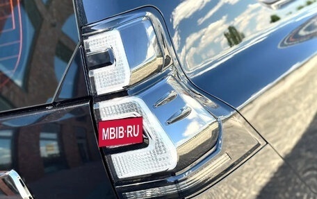 Toyota Land Cruiser Prado 150 рестайлинг 2, 2021 год, 5 600 000 рублей, 8 фотография