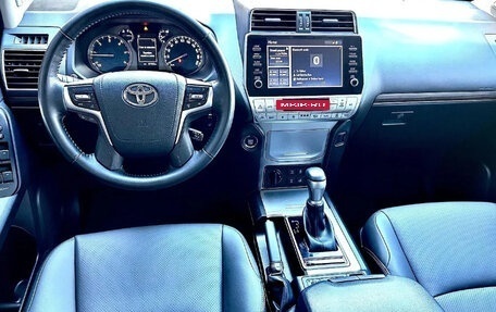 Toyota Land Cruiser Prado 150 рестайлинг 2, 2021 год, 5 600 000 рублей, 15 фотография