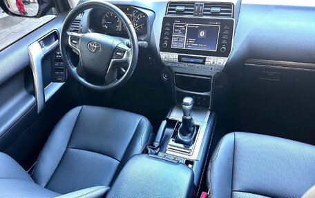 Toyota Land Cruiser Prado 150 рестайлинг 2, 2021 год, 5 600 000 рублей, 20 фотография