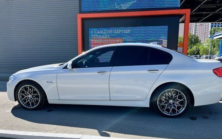 BMW 5 серия, 2010 год, 1 390 000 рублей, 2 фотография