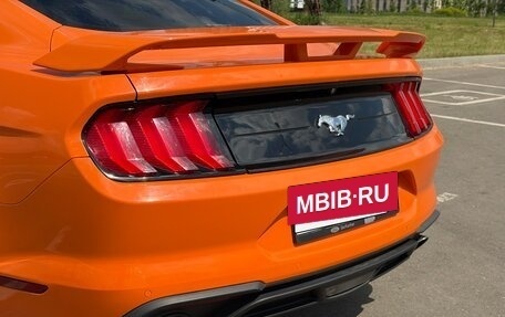 Ford Mustang VI рестайлинг, 2020 год, 4 200 000 рублей, 8 фотография