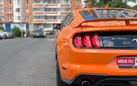 Ford Mustang VI рестайлинг, 2020 год, 4 200 000 рублей, 9 фотография