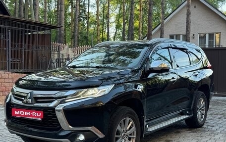 Mitsubishi Pajero Sport III рестайлинг, 2017 год, 2 390 000 рублей, 3 фотография