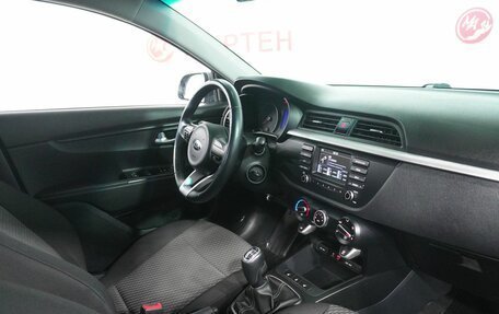 KIA Rio IV, 2018 год, 1 365 000 рублей, 10 фотография