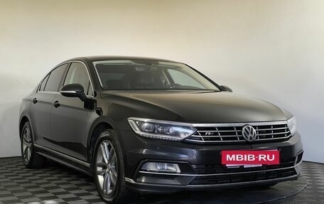 Volkswagen Passat B8 рестайлинг, 2018 год, 1 820 000 рублей, 3 фотография