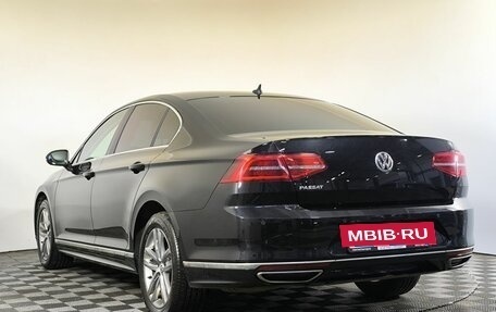Volkswagen Passat B8 рестайлинг, 2018 год, 1 820 000 рублей, 6 фотография