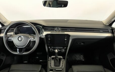 Volkswagen Passat B8 рестайлинг, 2018 год, 1 820 000 рублей, 15 фотография