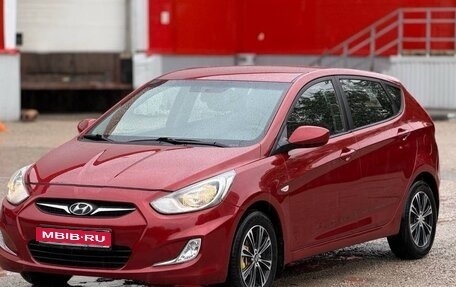 Hyundai Solaris II рестайлинг, 2011 год, 715 000 рублей, 1 фотография
