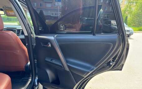 Toyota RAV4, 2014 год, 1 980 000 рублей, 14 фотография