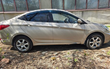 Hyundai Solaris II рестайлинг, 2011 год, 600 000 рублей, 3 фотография