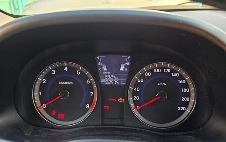 Hyundai Solaris II рестайлинг, 2011 год, 600 000 рублей, 9 фотография
