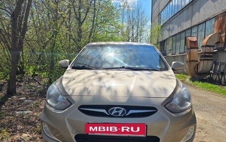 Hyundai Solaris II рестайлинг, 2011 год, 600 000 рублей, 8 фотография