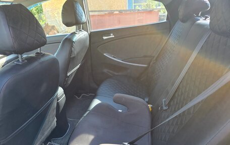 Hyundai Solaris II рестайлинг, 2011 год, 600 000 рублей, 14 фотография