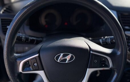 Hyundai Solaris II рестайлинг, 2011 год, 800 000 рублей, 10 фотография