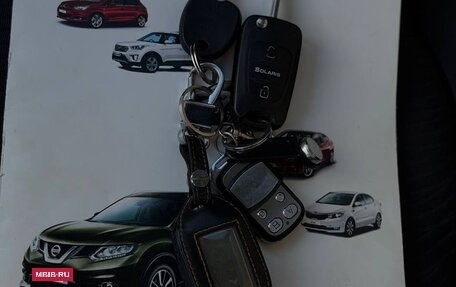 Hyundai Solaris II рестайлинг, 2011 год, 800 000 рублей, 24 фотография