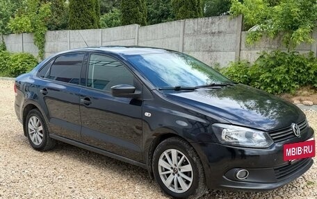 Volkswagen Polo VI (EU Market), 2011 год, 450 000 рублей, 2 фотография