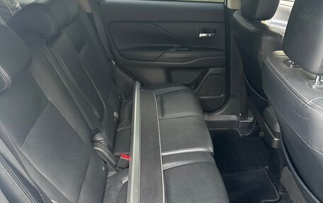 Mitsubishi Outlander III рестайлинг 3, 2014 год, 1 570 000 рублей, 8 фотография