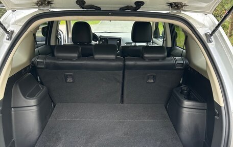Mitsubishi Outlander III рестайлинг 3, 2014 год, 1 570 000 рублей, 9 фотография