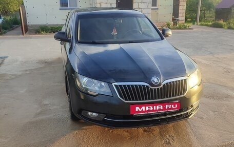 Skoda Superb III рестайлинг, 2014 год, 1 050 000 рублей, 2 фотография